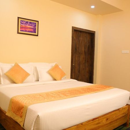 Goroomgo Silicon Residency Puri Near Sea Beach & Temple - Luxurious Room - Lift And Parking Facilities - Best Seller Bagian luar foto